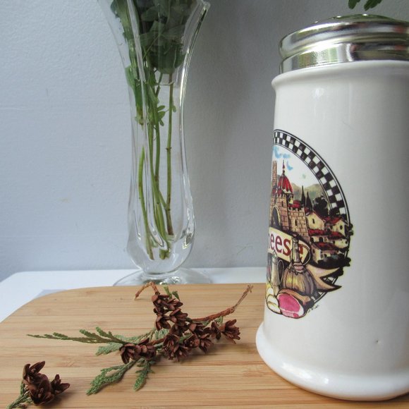 Porcelain Cheese Shaker by Himark, Taiwan - Picture 5 of 14